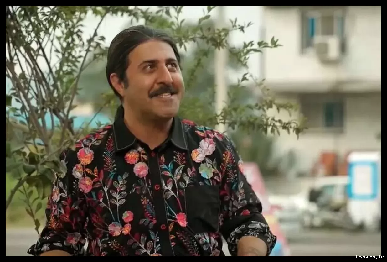 تصویری از هومن حاجی عبداللهی در پشت صحنه سریال پایتخت ۷ یک سال پیش