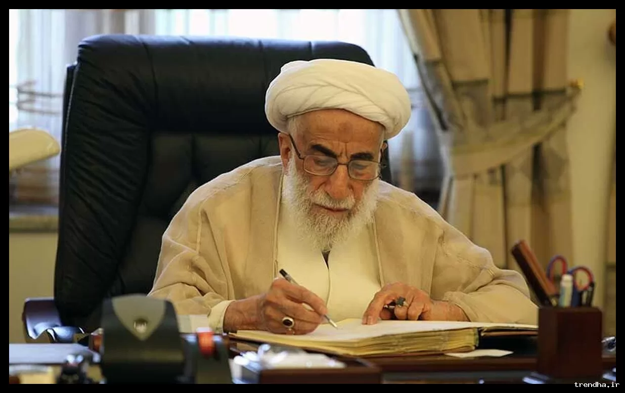 آیت الله جنتی به سن ۱۰۰ سالگی رسید