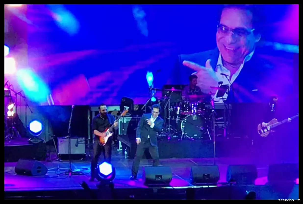 آقای اندی، به نظر می‌رسد موبایل شما آنتن نمی‌دهد!