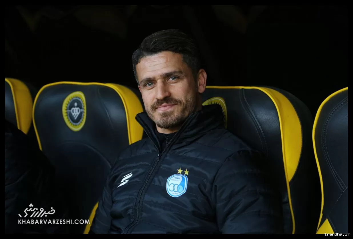 حذف وریا غفوری از برنامه صداوسیما، نشانه ای از دیوانگی است!