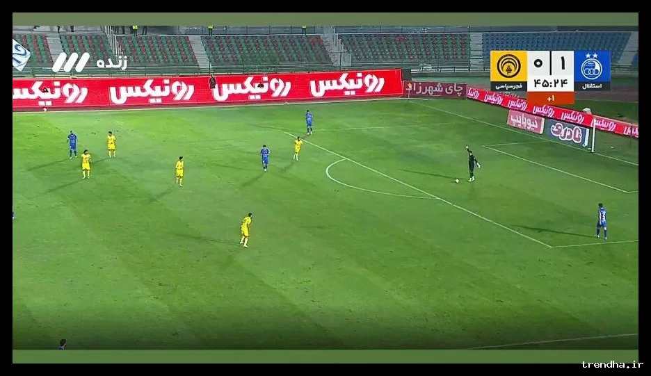 اشتباه دروازه‌بان لالیگایی استقلال، گل اول فجر را رقم زد